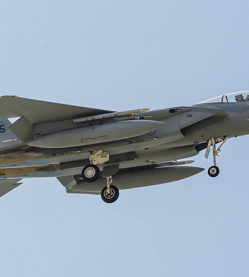  - Twin-engine aircraft