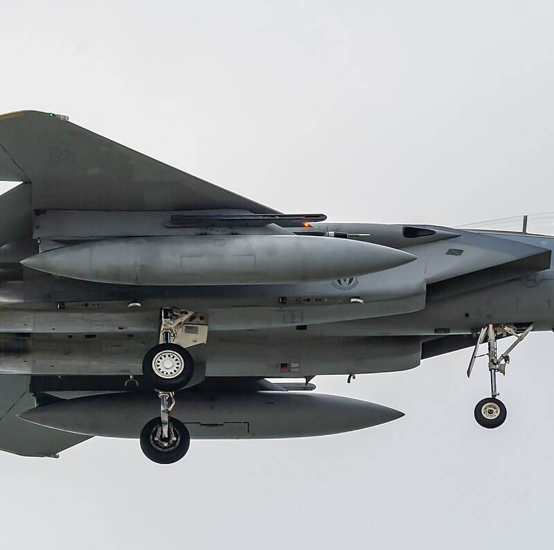  - Twin-engine aircraft