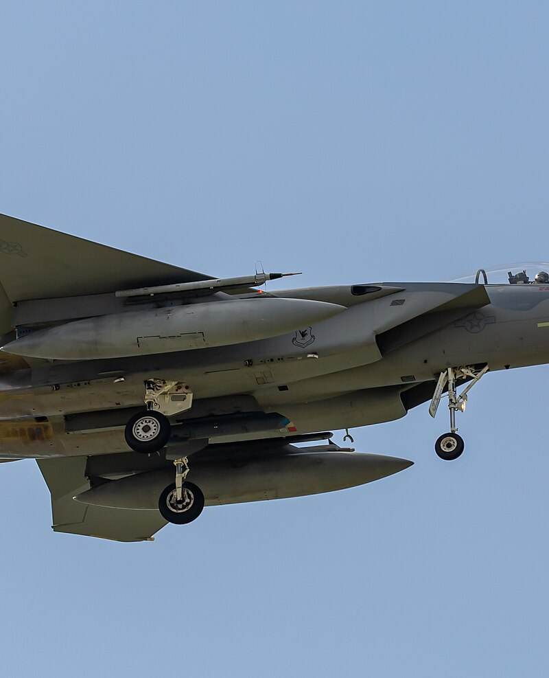  - Twin-engine aircraft