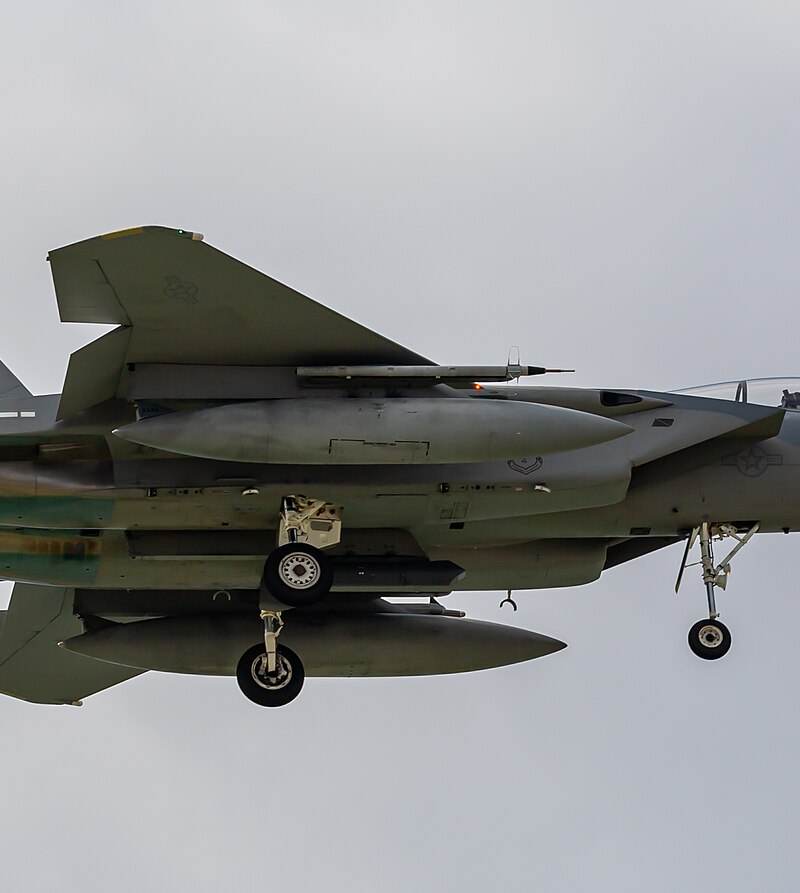  - Twin-engine aircraft