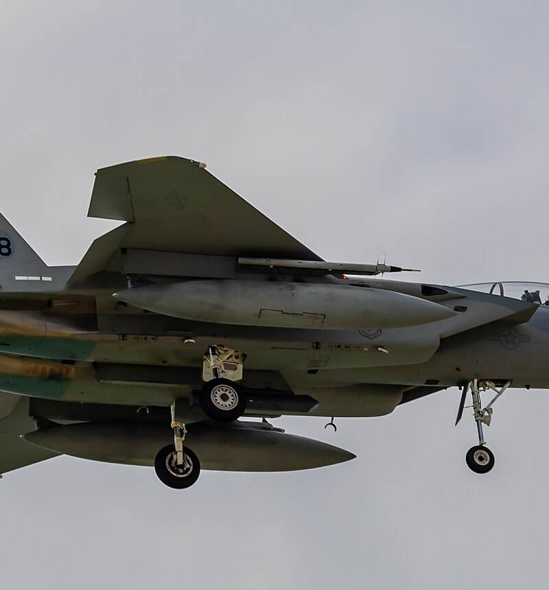  - Twin-engine aircraft