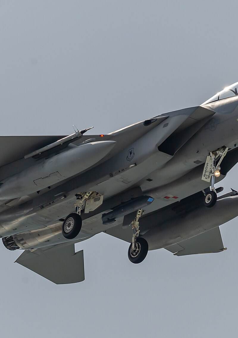  - Twin-engine aircraft
