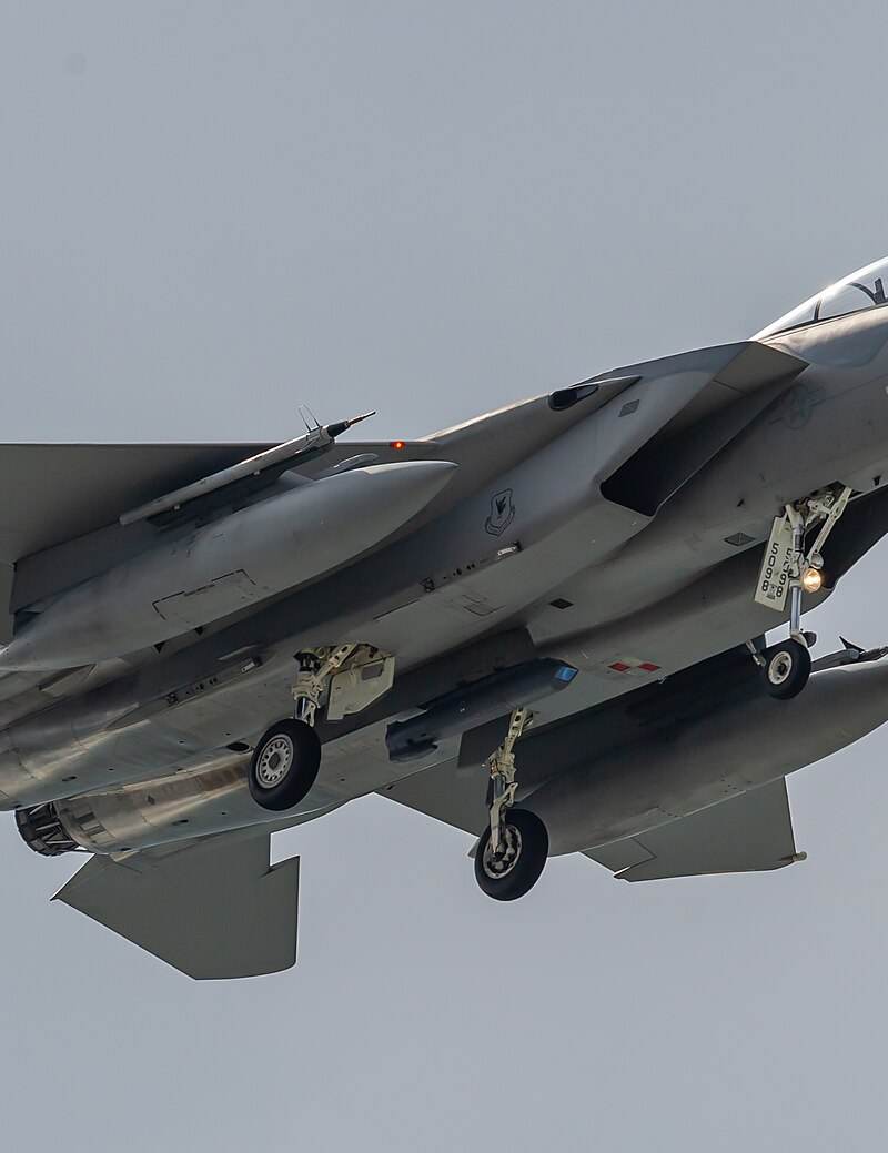  - Twin-engine aircraft
