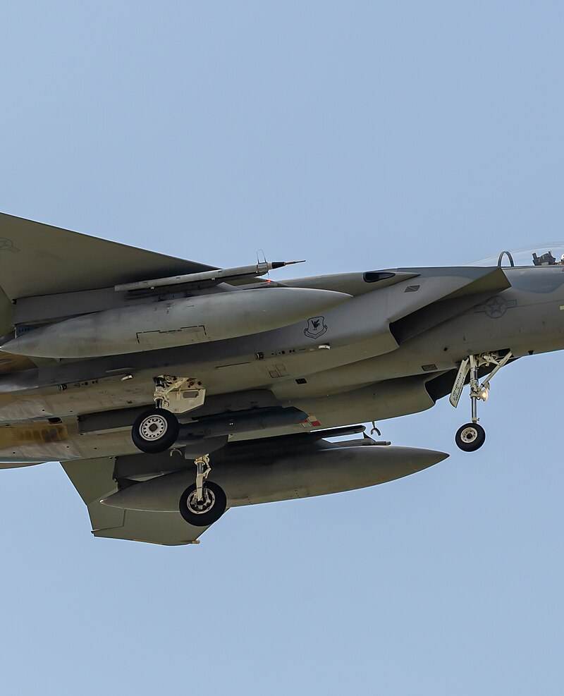  - Twin-engine aircraft