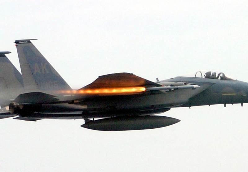  - Twin-engine aircraft