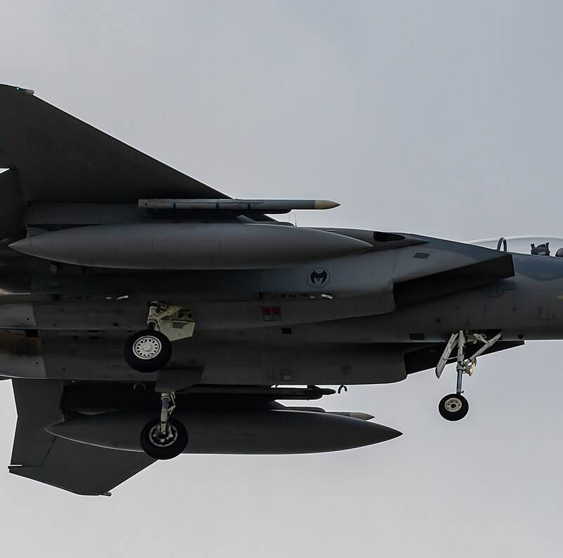  - Twin-engine aircraft