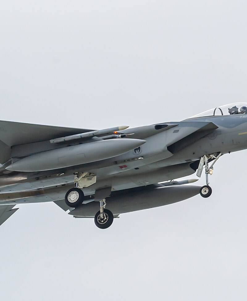  - Twin-engine aircraft