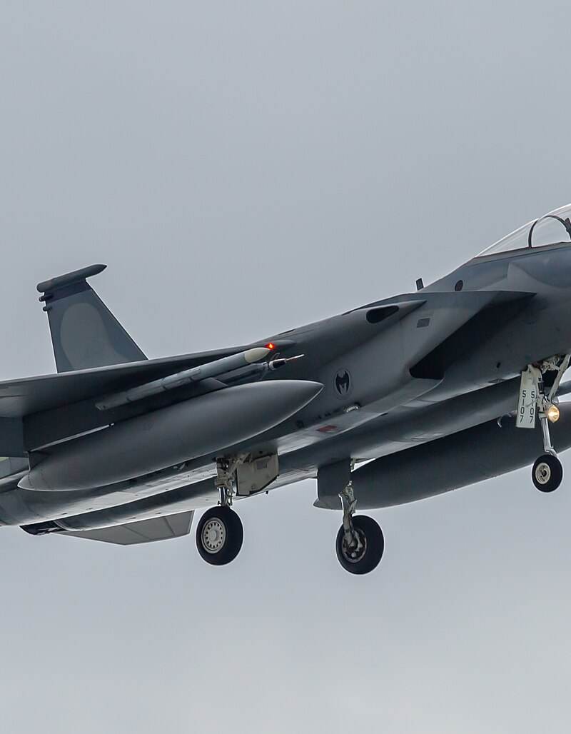  - Twin-engine aircraft