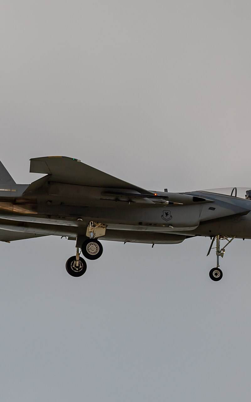  - Twin-engine aircraft