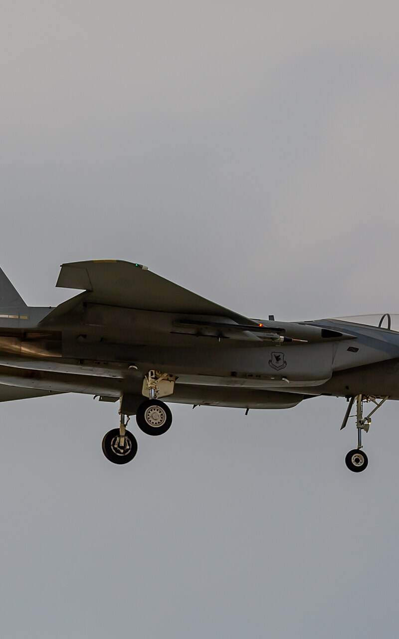  - Twin-engine aircraft