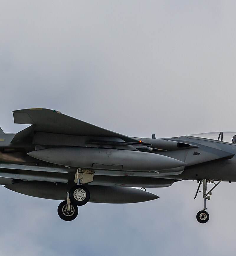  - Twin-engine aircraft