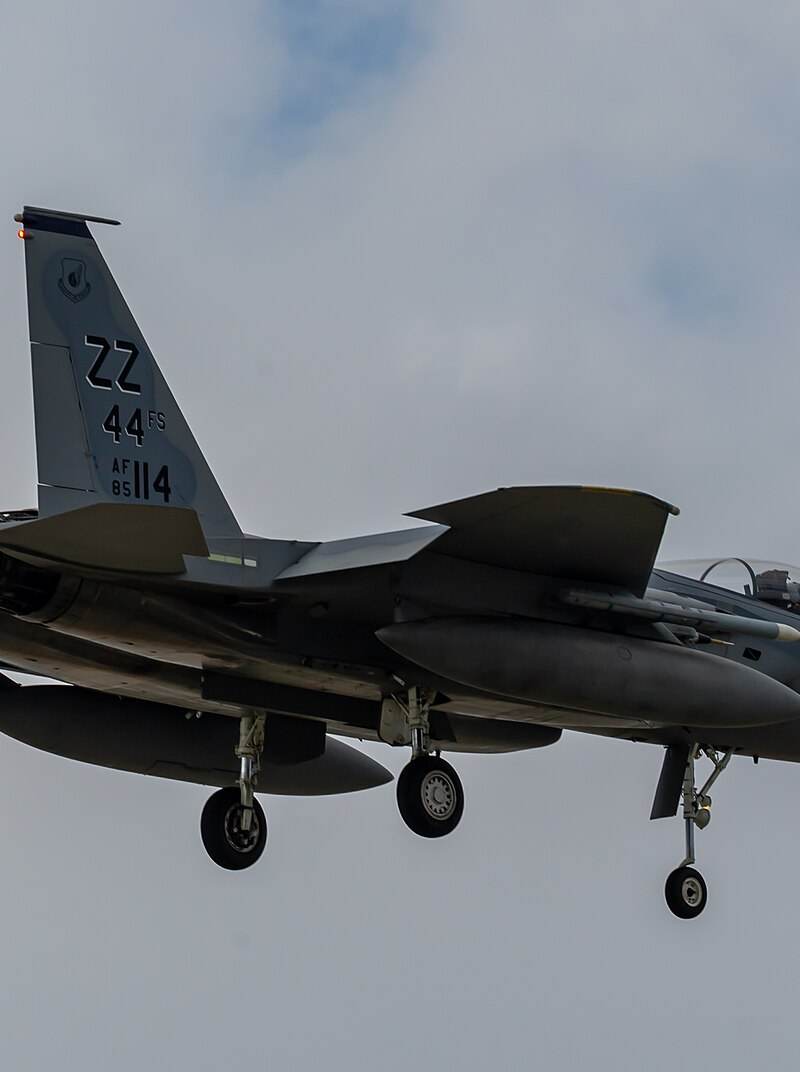  - Twin-engine aircraft
