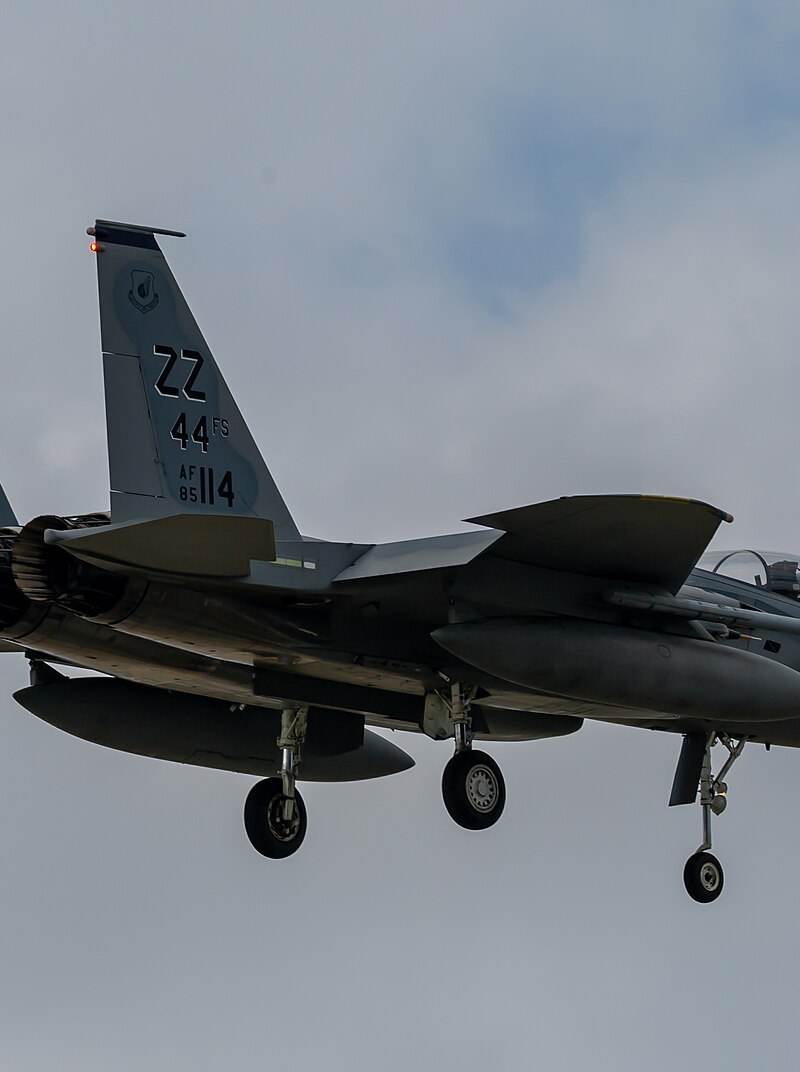  - Twin-engine aircraft