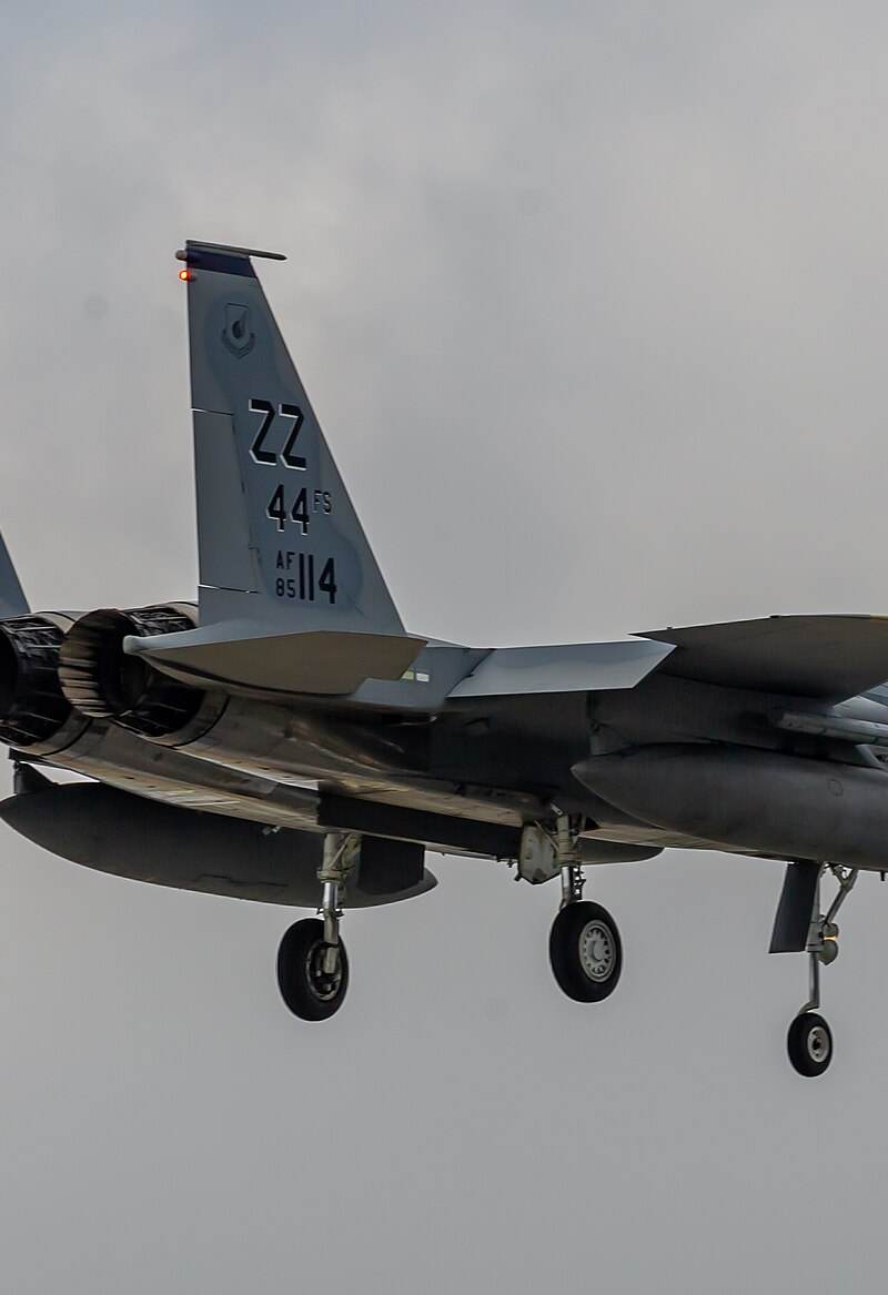  - Twin-engine aircraft