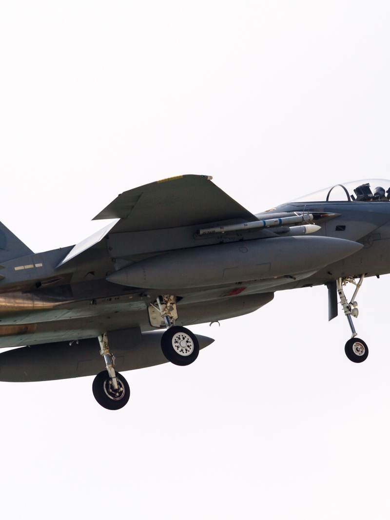  - Twin-engine aircraft