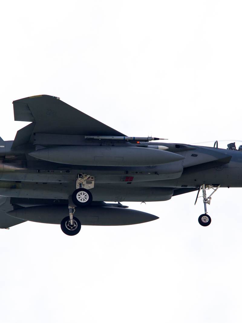 - Twin-engine aircraft