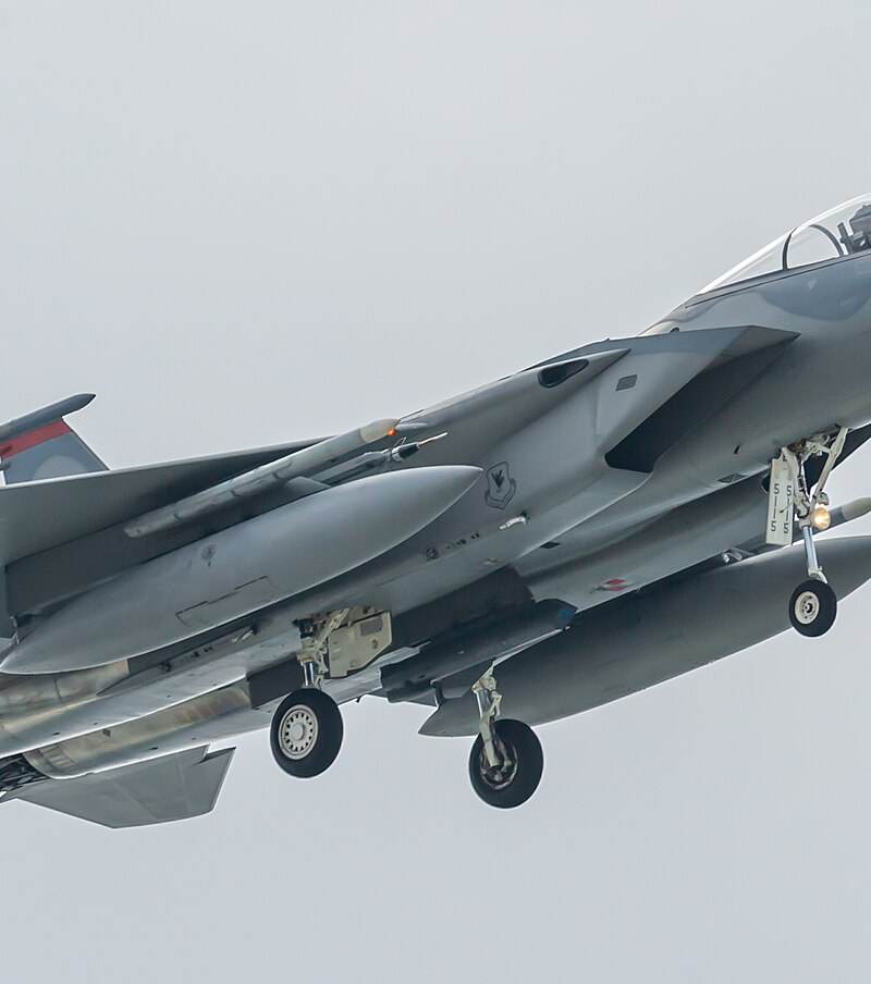  - Twin-engine aircraft