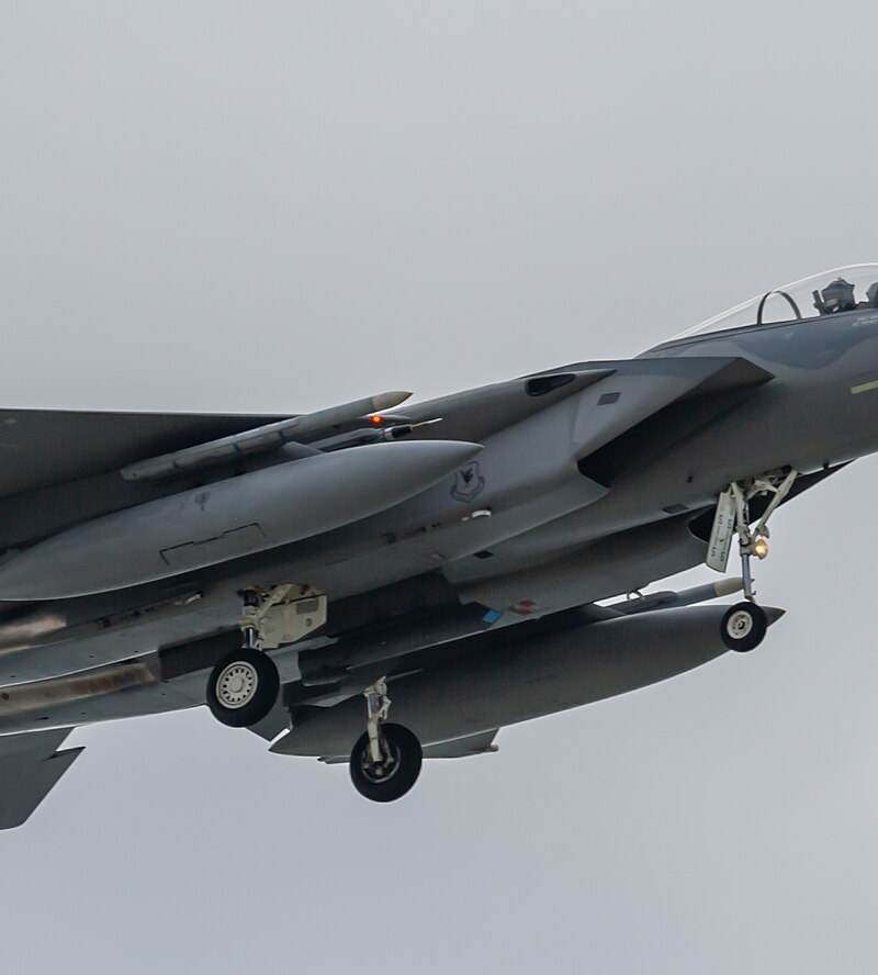  - Twin-engine aircraft