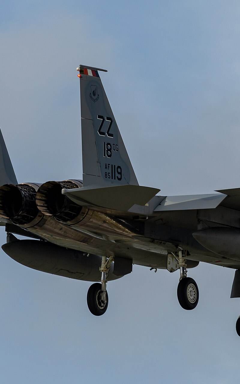  - Twin-engine aircraft