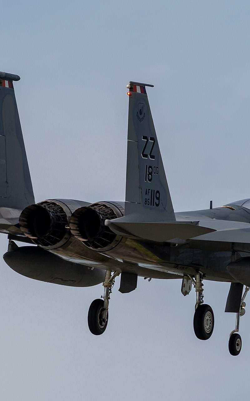  - Twin-engine aircraft