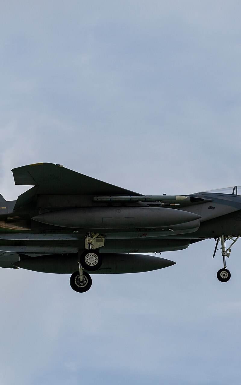  - Twin-engine aircraft