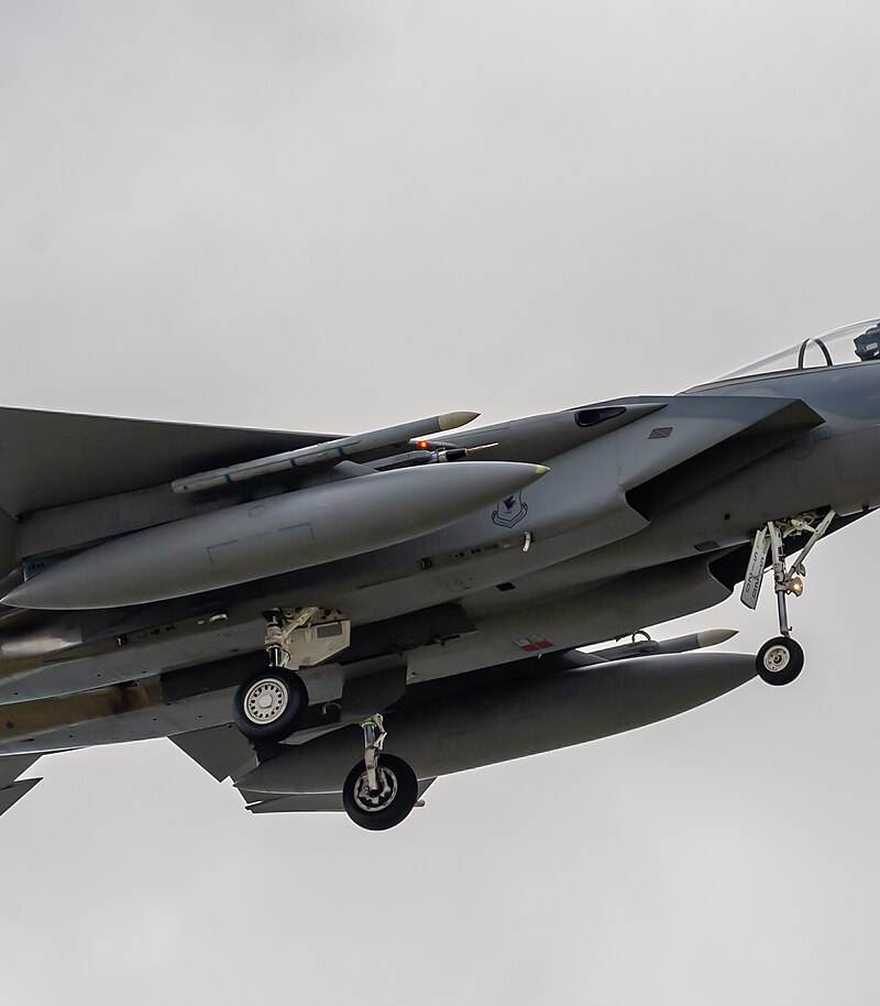  - Twin-engine aircraft
