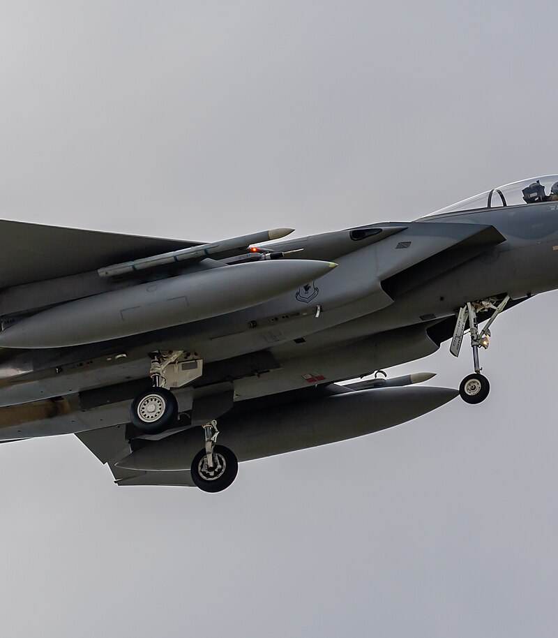  - Twin-engine aircraft