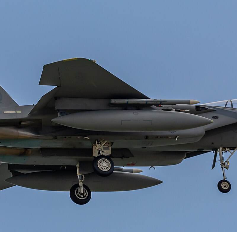  - Twin-engine aircraft
