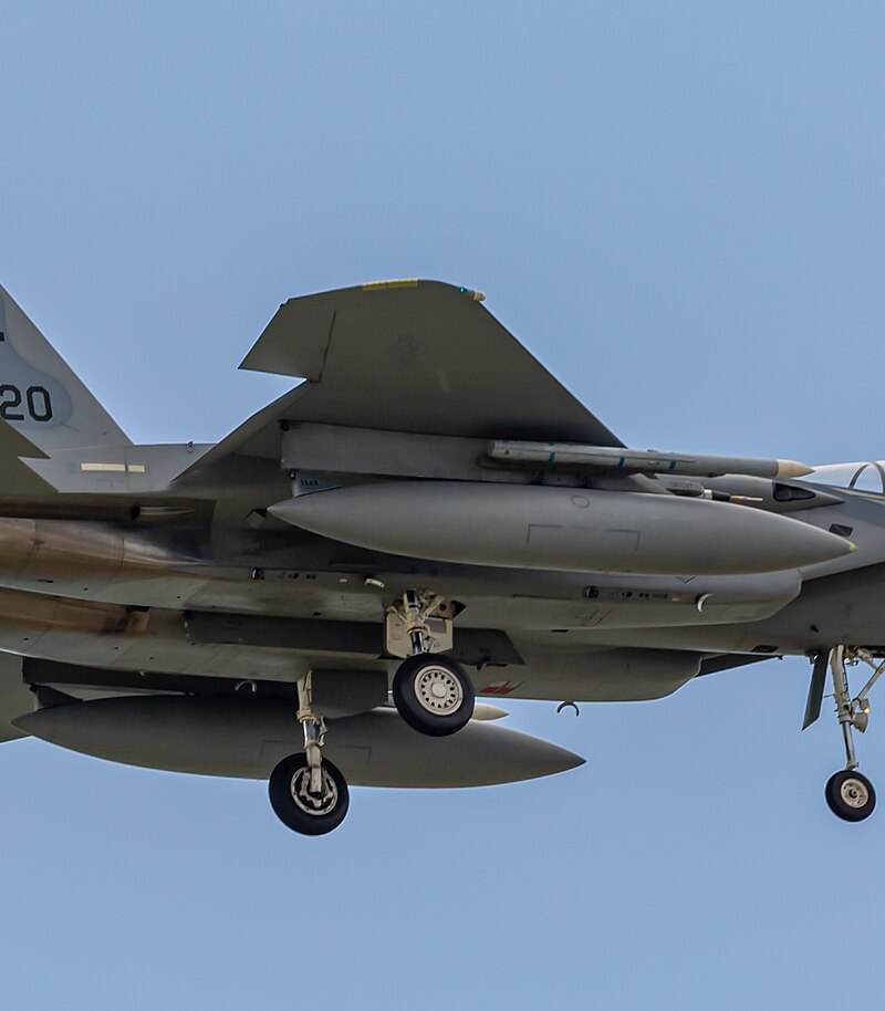  - Twin-engine aircraft