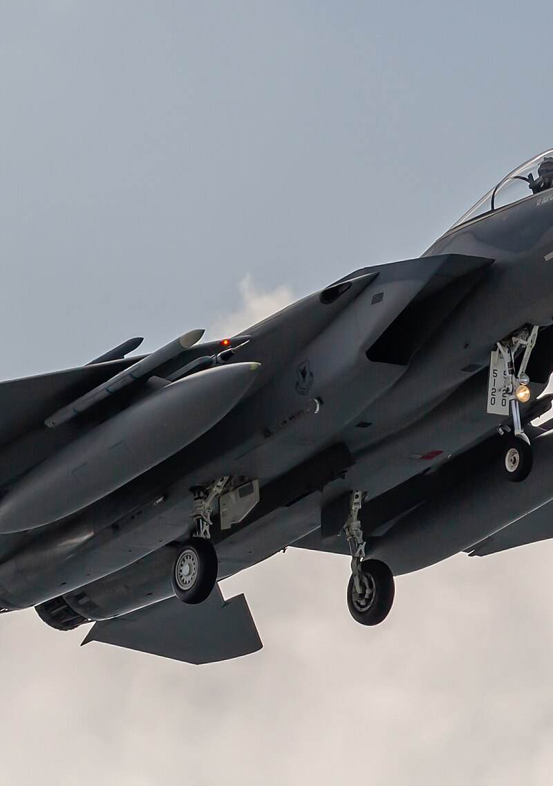  - Twin-engine aircraft