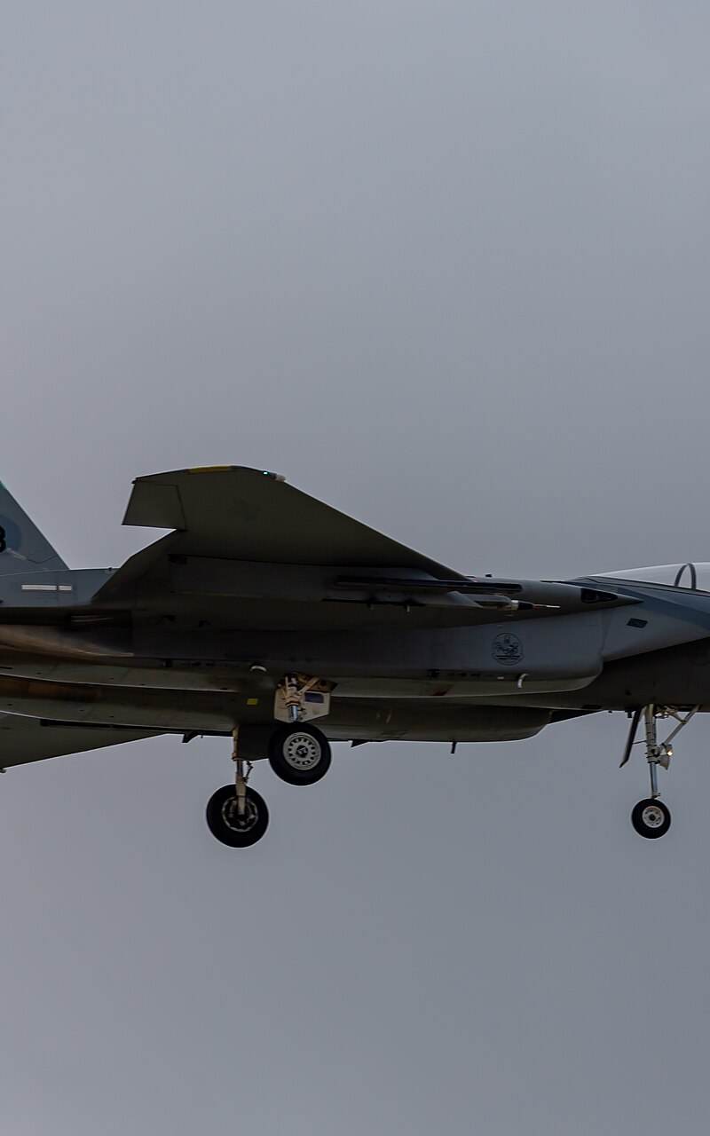  - Twin-engine aircraft