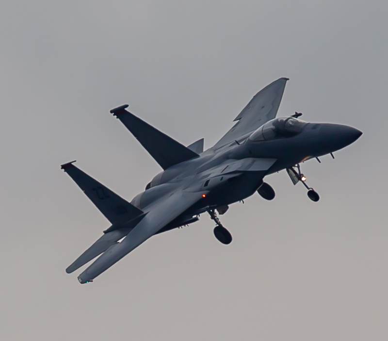  - Twin-engine aircraft