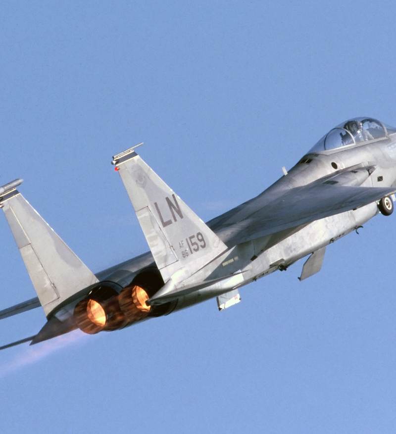  - Twin-engine aircraft