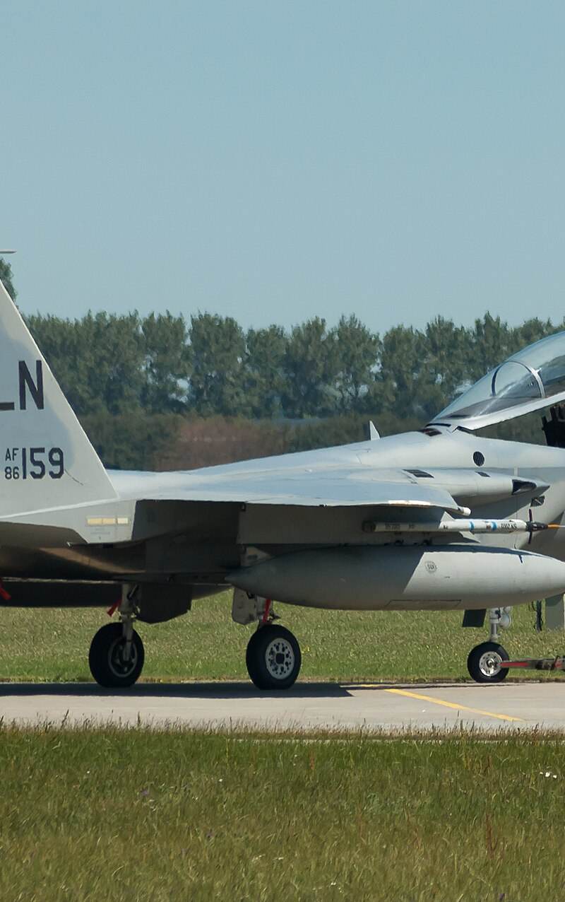  - Twin-engine aircraft