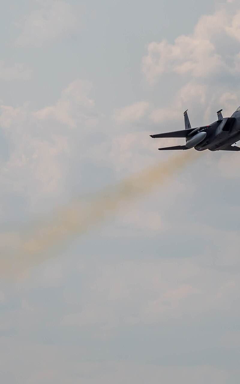  - Twin-engine aircraft