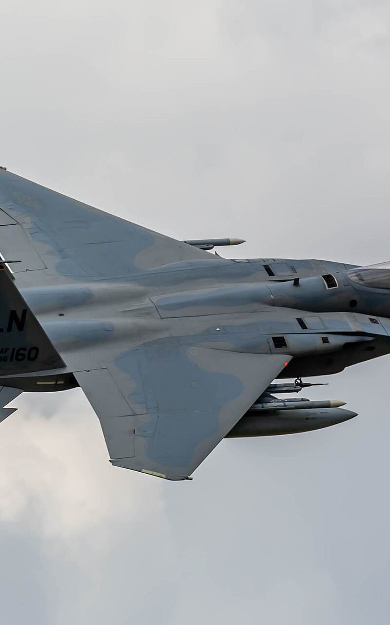  - Twin-engine aircraft
