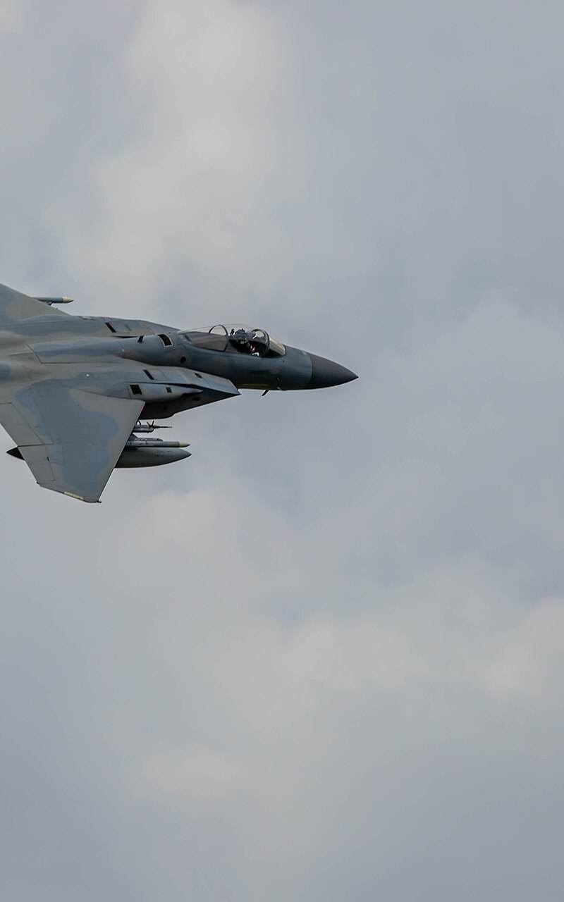  - Twin-engine aircraft