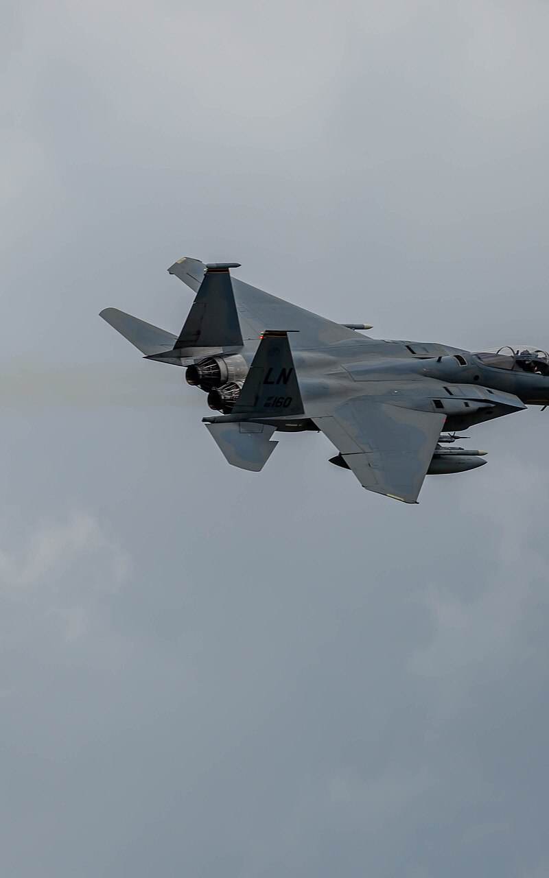  - Twin-engine aircraft