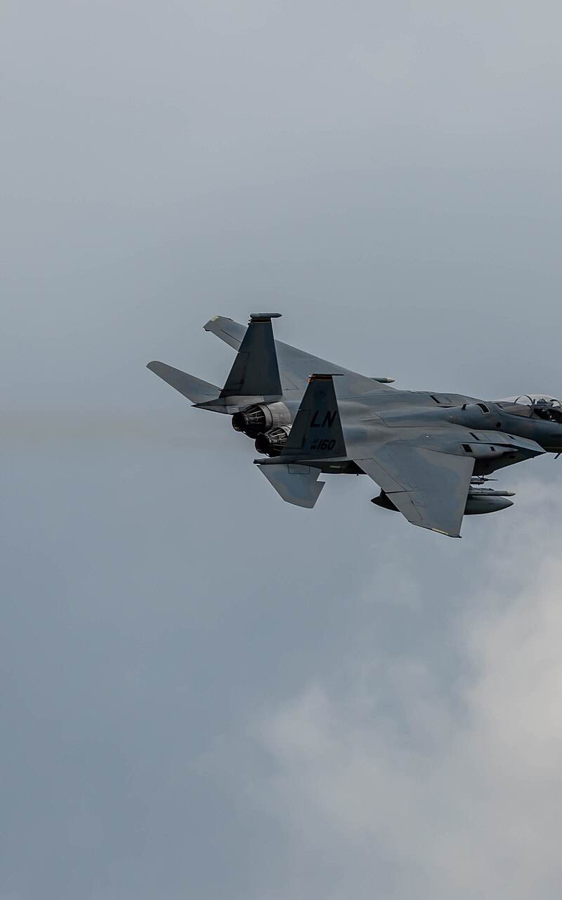  - Twin-engine aircraft