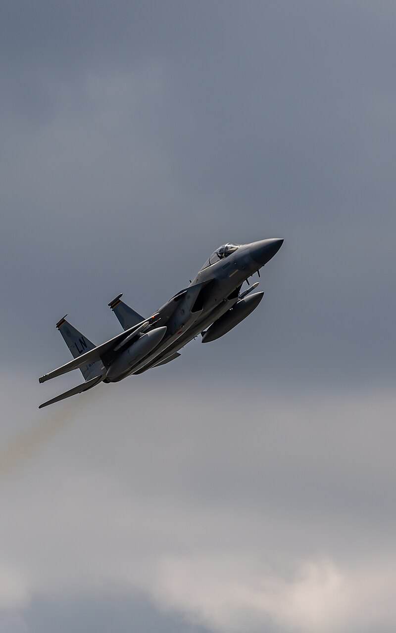  - Twin-engine aircraft