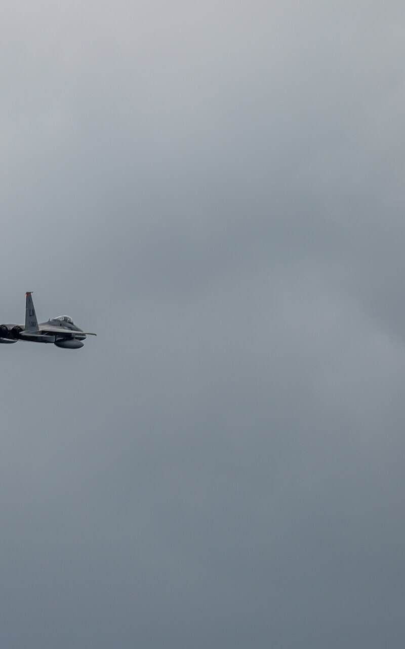  - Twin-engine aircraft