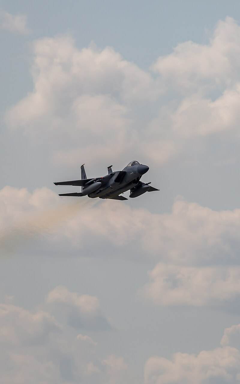  - Twin-engine aircraft