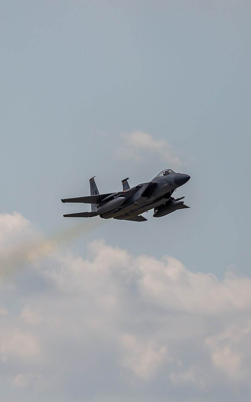  - Twin-engine aircraft