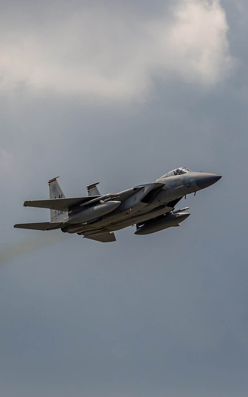  - Twin-engine aircraft
