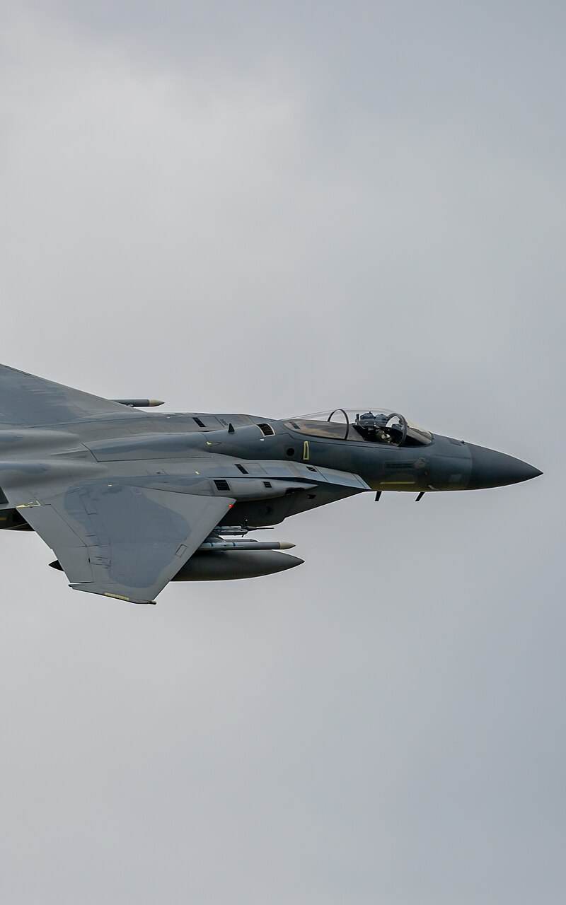  - Twin-engine aircraft