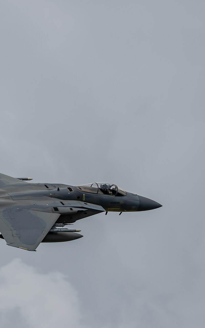  - Twin-engine aircraft