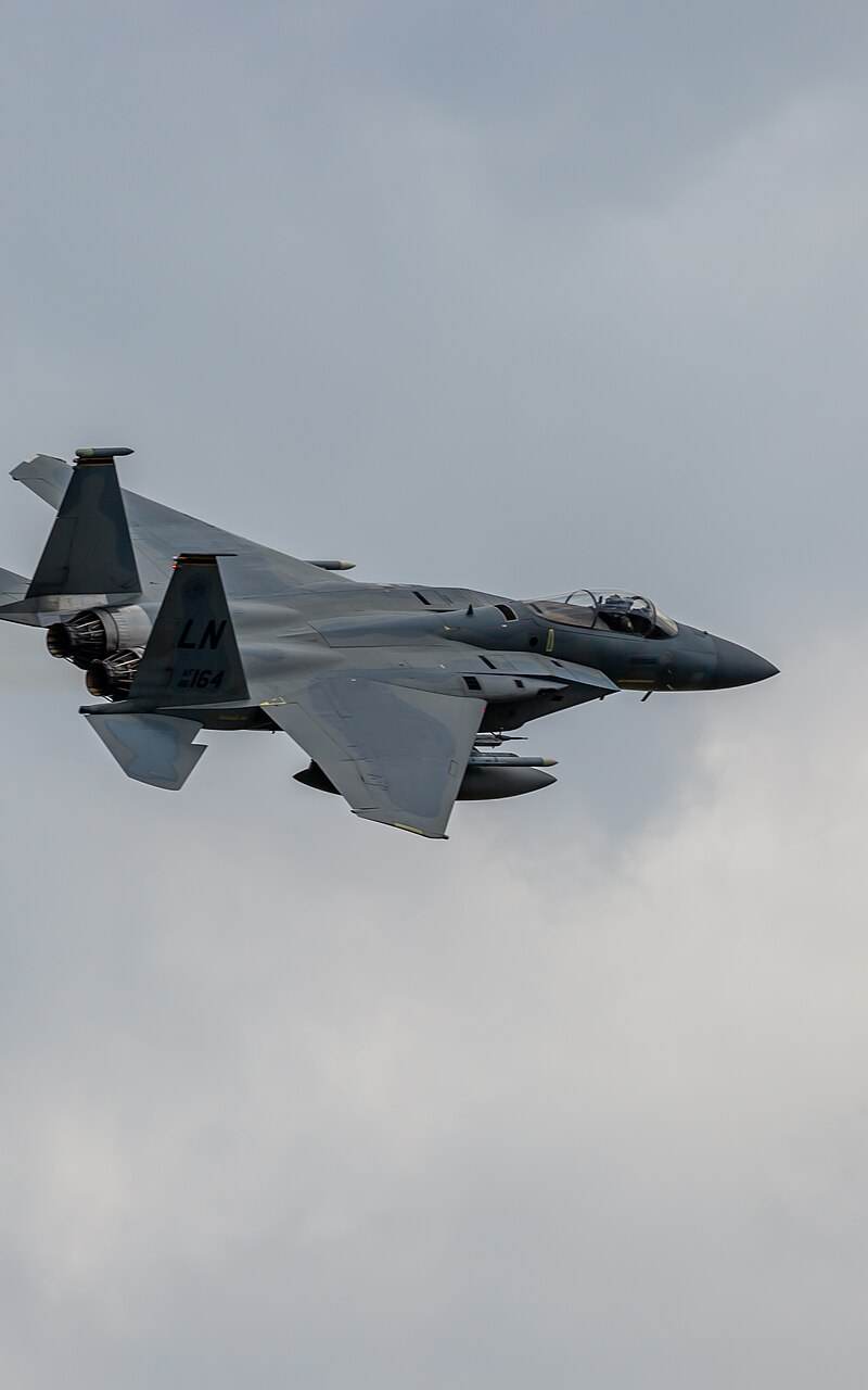  - Twin-engine aircraft