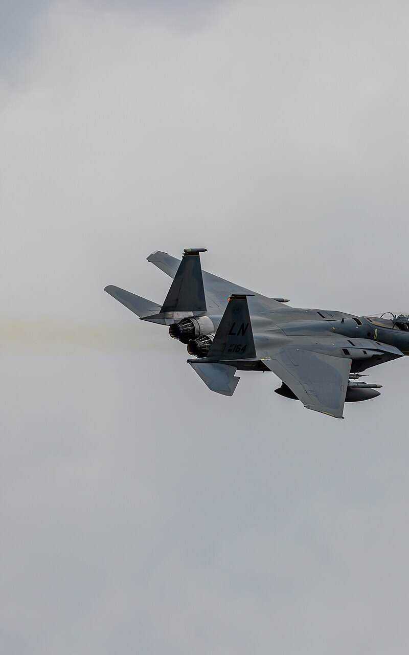  - Twin-engine aircraft