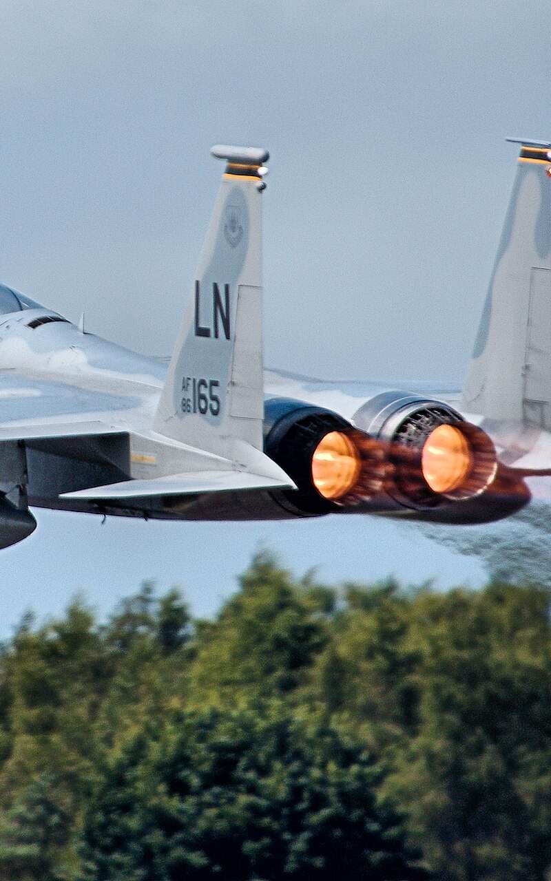  - Twin-engine aircraft