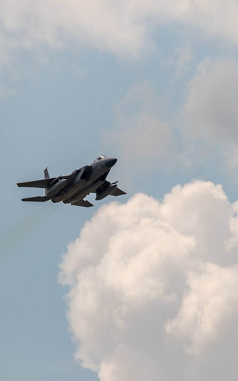  - Twin-engine aircraft
